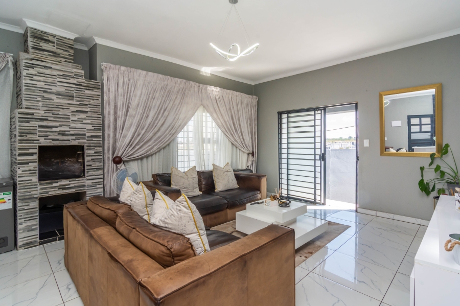 3 Bedroom Property for Sale in Fleurhof Gauteng