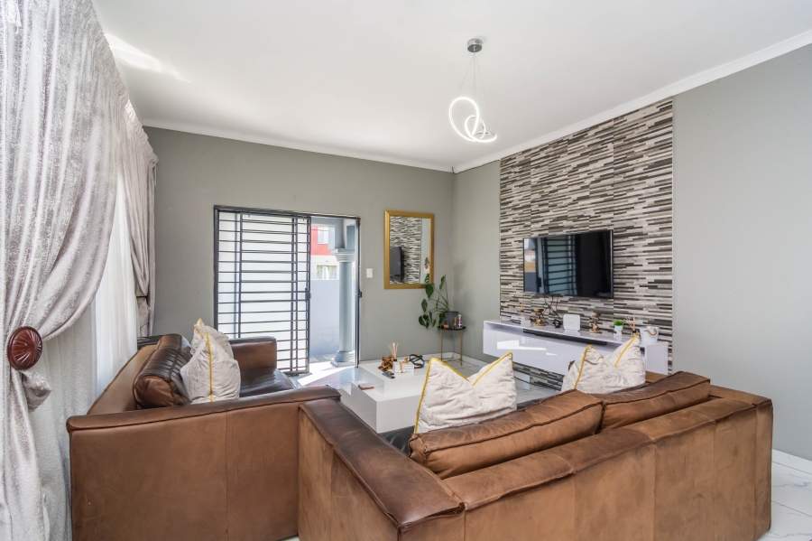 3 Bedroom Property for Sale in Fleurhof Gauteng