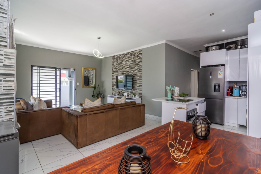 3 Bedroom Property for Sale in Fleurhof Gauteng