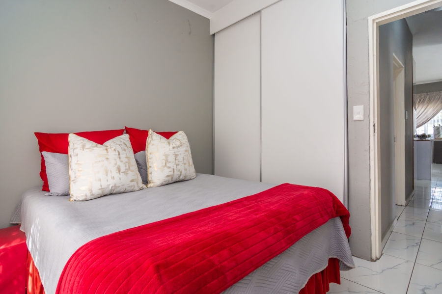 3 Bedroom Property for Sale in Fleurhof Gauteng