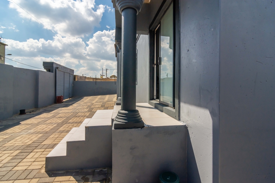 3 Bedroom Property for Sale in Fleurhof Gauteng