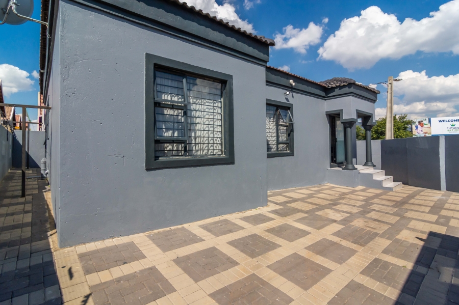 3 Bedroom Property for Sale in Fleurhof Gauteng