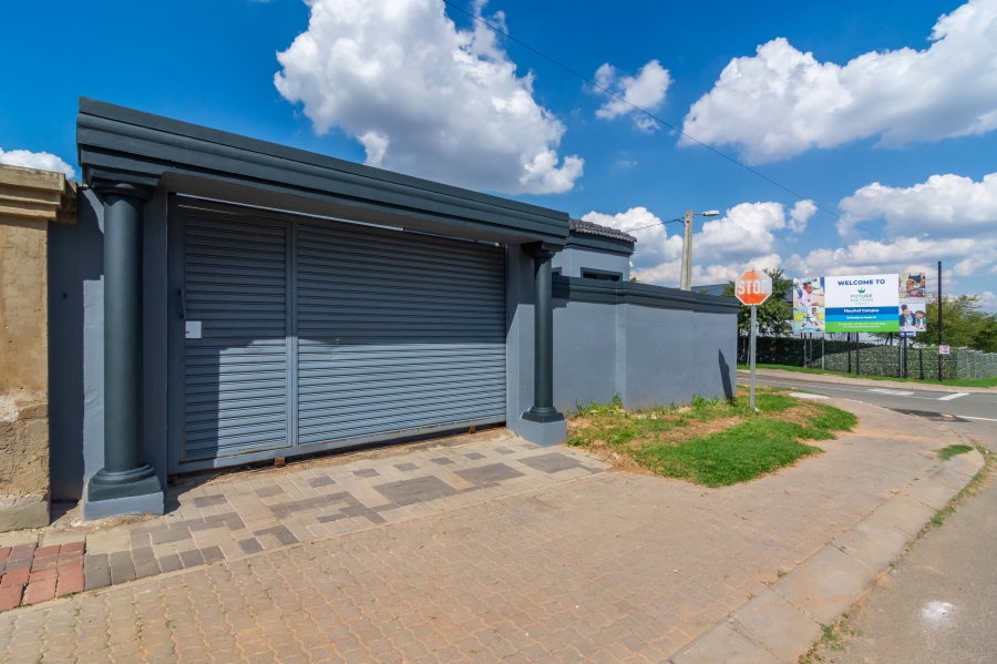 3 Bedroom Property for Sale in Fleurhof Gauteng