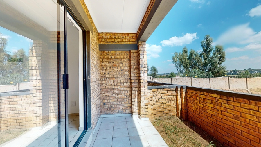 2 Bedroom Property for Sale in Cloverdene Gauteng