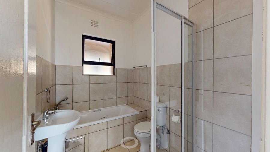 2 Bedroom Property for Sale in Cloverdene Gauteng