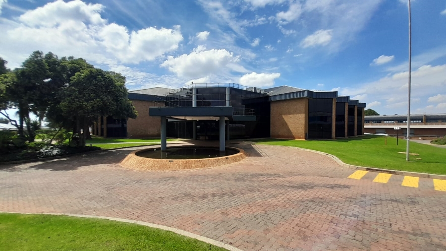 To Let Commercial Property for Rent in Randjespark Gauteng