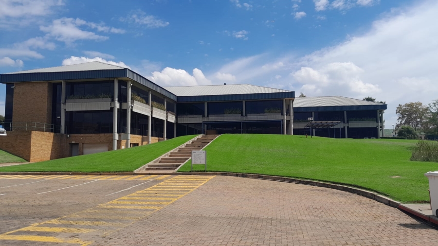 To Let Commercial Property for Rent in Randjespark Gauteng