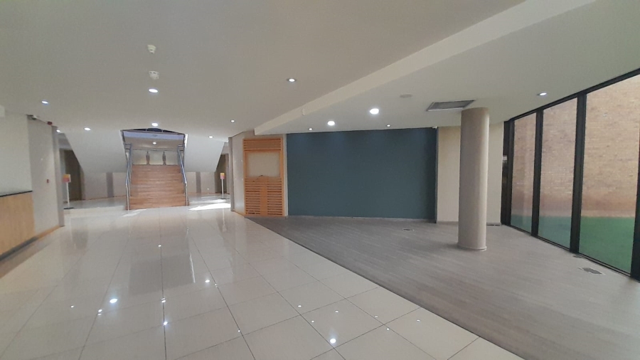 To Let Commercial Property for Rent in Randjespark Gauteng