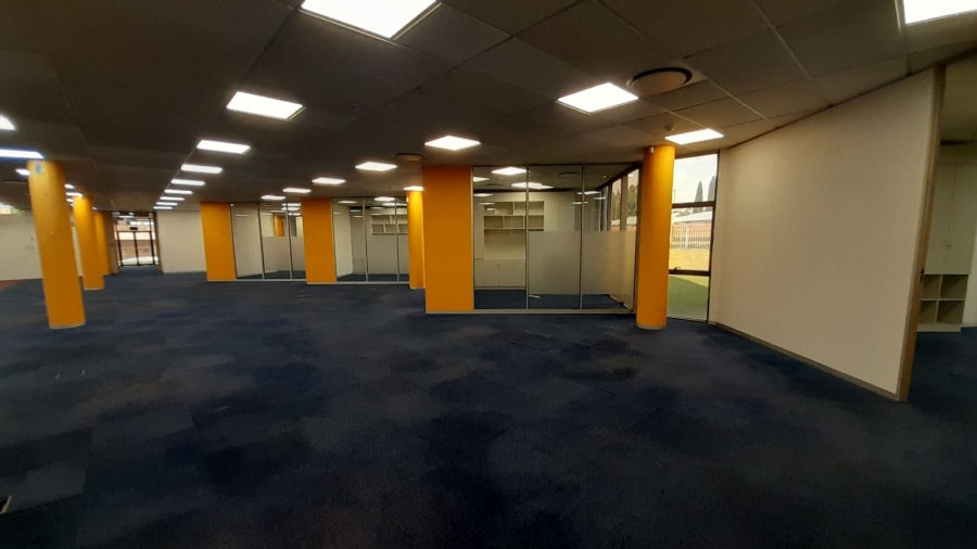 To Let Commercial Property for Rent in Randjespark Gauteng