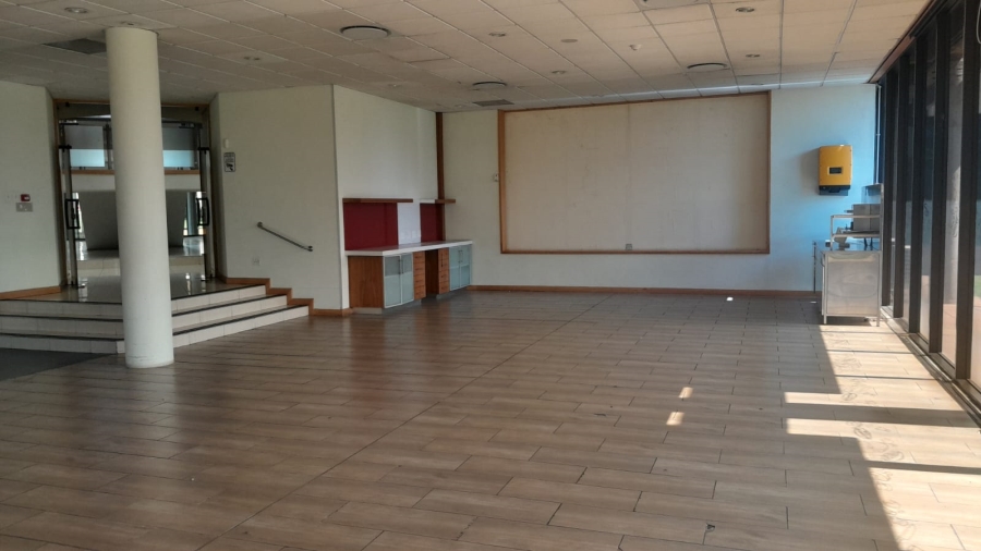 To Let Commercial Property for Rent in Randjespark Gauteng