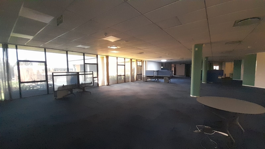 To Let Commercial Property for Rent in Randjespark Gauteng