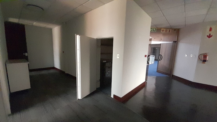 To Let Commercial Property for Rent in Randjespark Gauteng