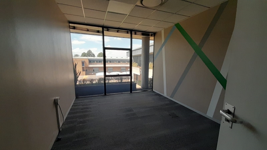 To Let Commercial Property for Rent in Randjespark Gauteng