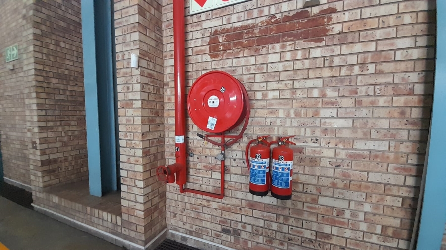 To Let Commercial Property for Rent in Randjespark Gauteng