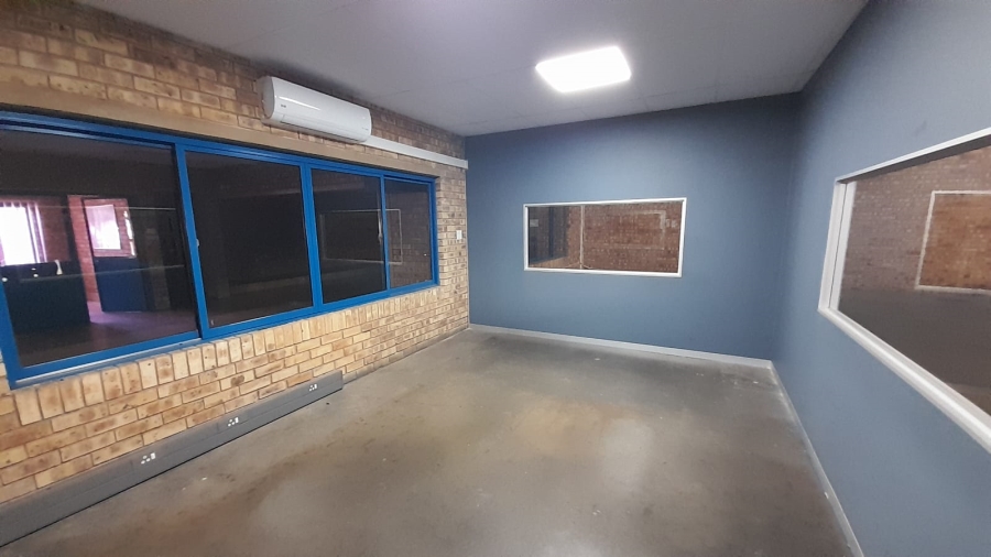 To Let Commercial Property for Rent in Randjespark Gauteng
