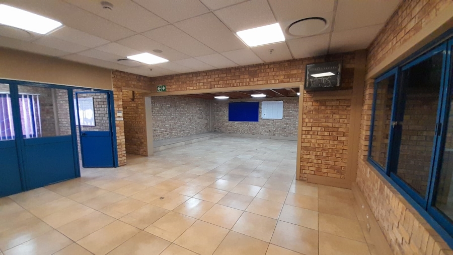 To Let Commercial Property for Rent in Randjespark Gauteng