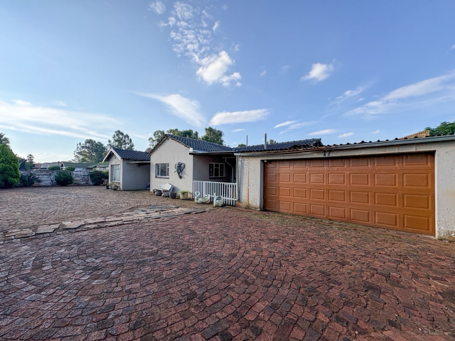 4 Bedroom Property for Sale in New State Areas Gauteng