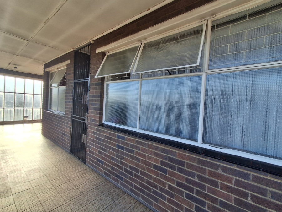 2 Bedroom Property for Sale in Peacehaven Gauteng