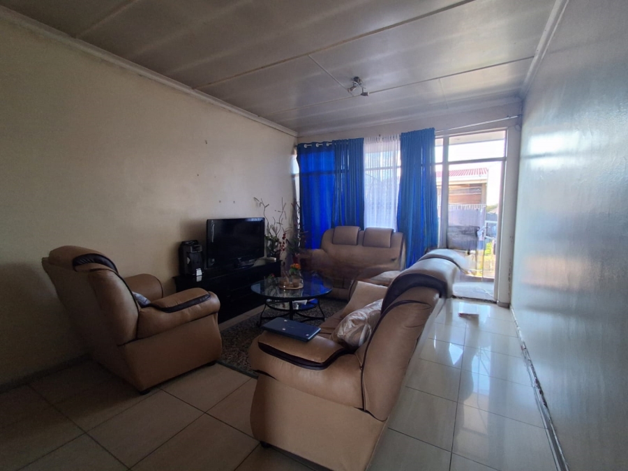 2 Bedroom Property for Sale in Peacehaven Gauteng