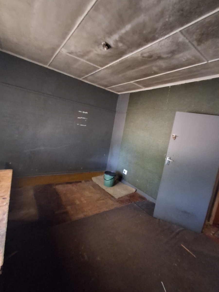 5 Bedroom Property for Sale in Peacehaven Gauteng