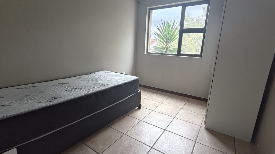 To Let 1 Bedroom Property for Rent in Broadacres Gauteng