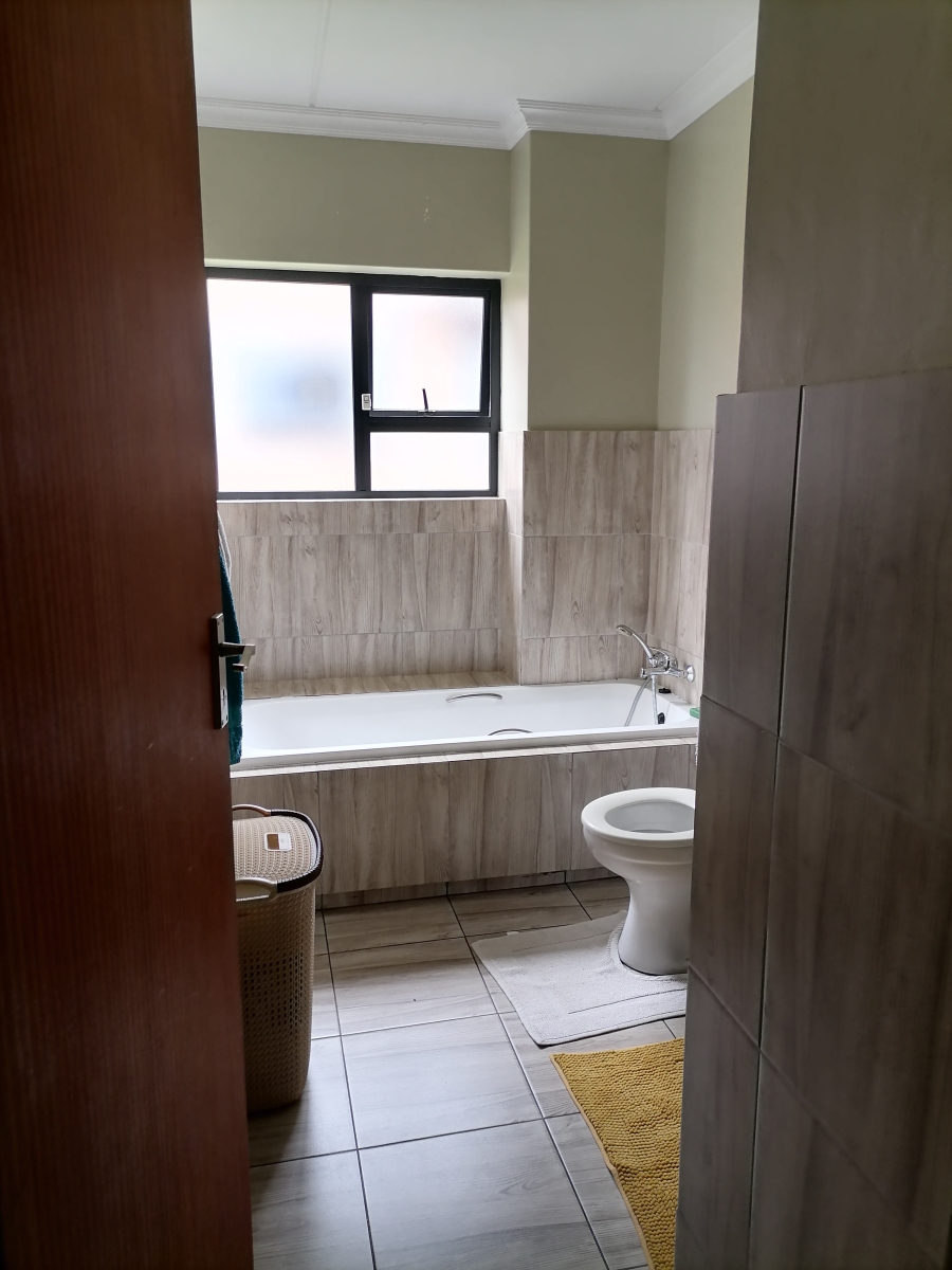 3 Bedroom Property for Sale in Noordwyk Gauteng