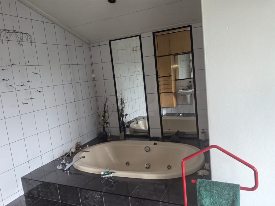 4 Bedroom Property for Sale in Horison Park Gauteng