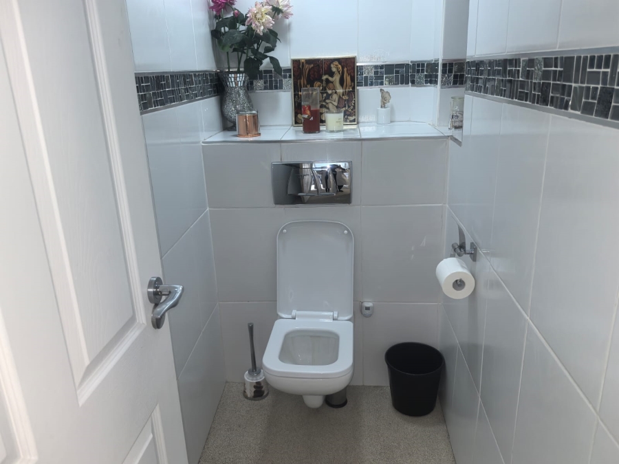 4 Bedroom Property for Sale in Horison Park Gauteng