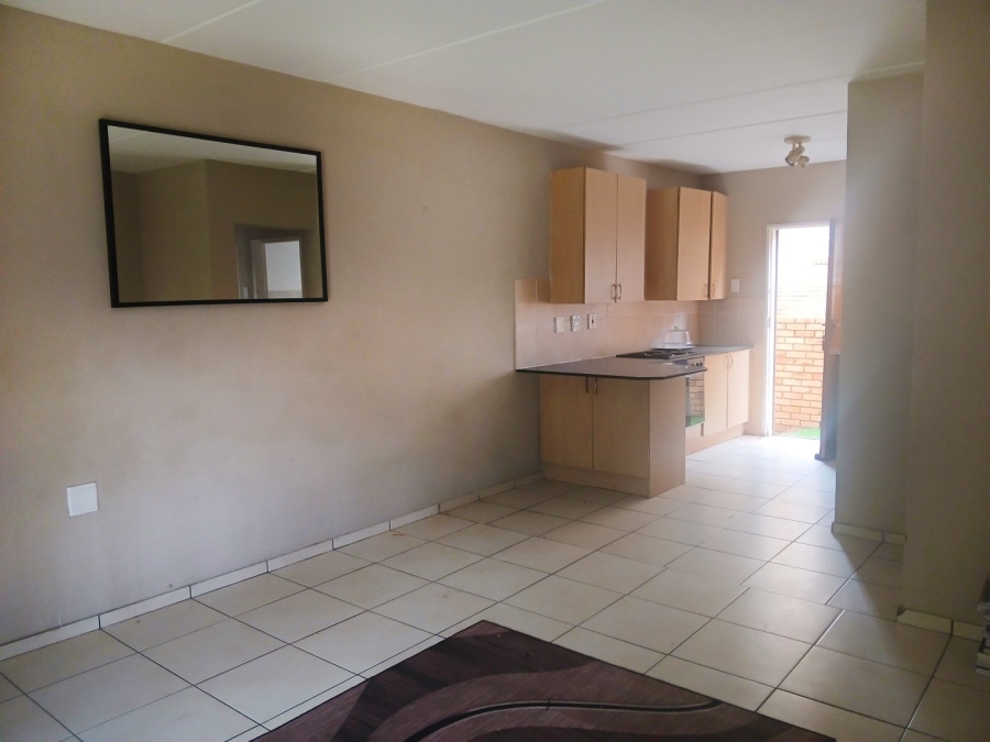 2 Bedroom Property for Sale in Little Falls Gauteng