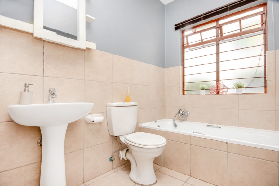 2 Bedroom Property for Sale in Paulshof Gauteng