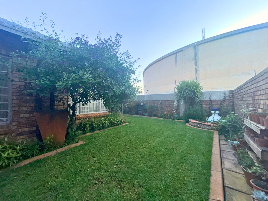 2 Bedroom Property for Sale in Amberfield Gauteng