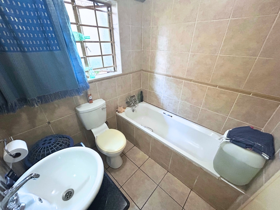 2 Bedroom Property for Sale in Amberfield Gauteng