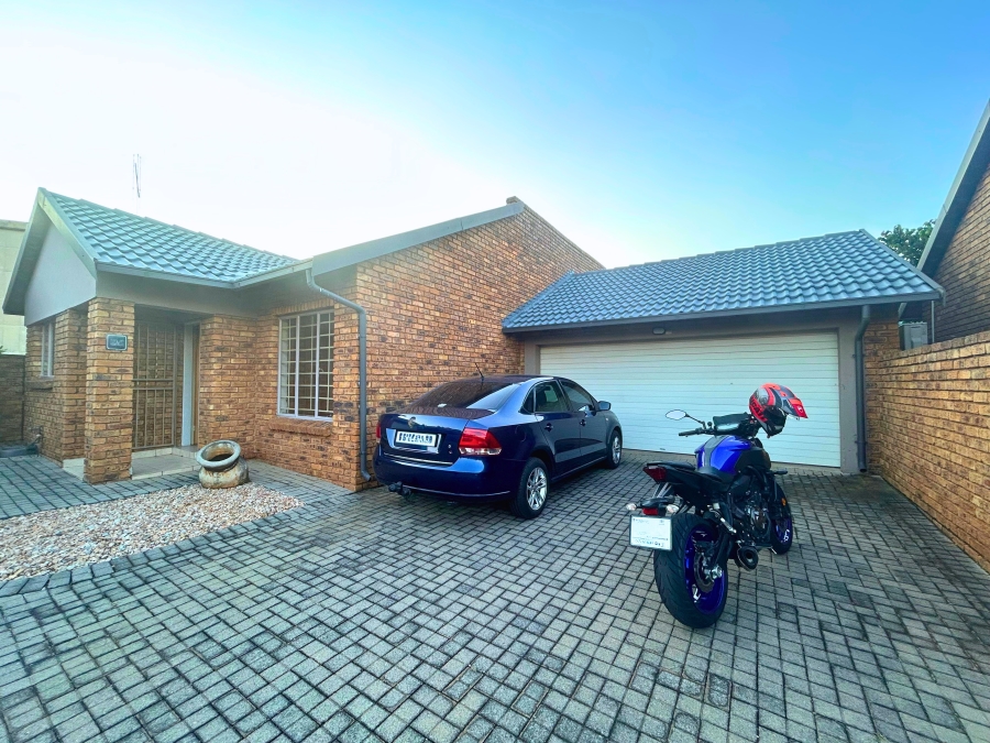 2 Bedroom Property for Sale in Amberfield Gauteng