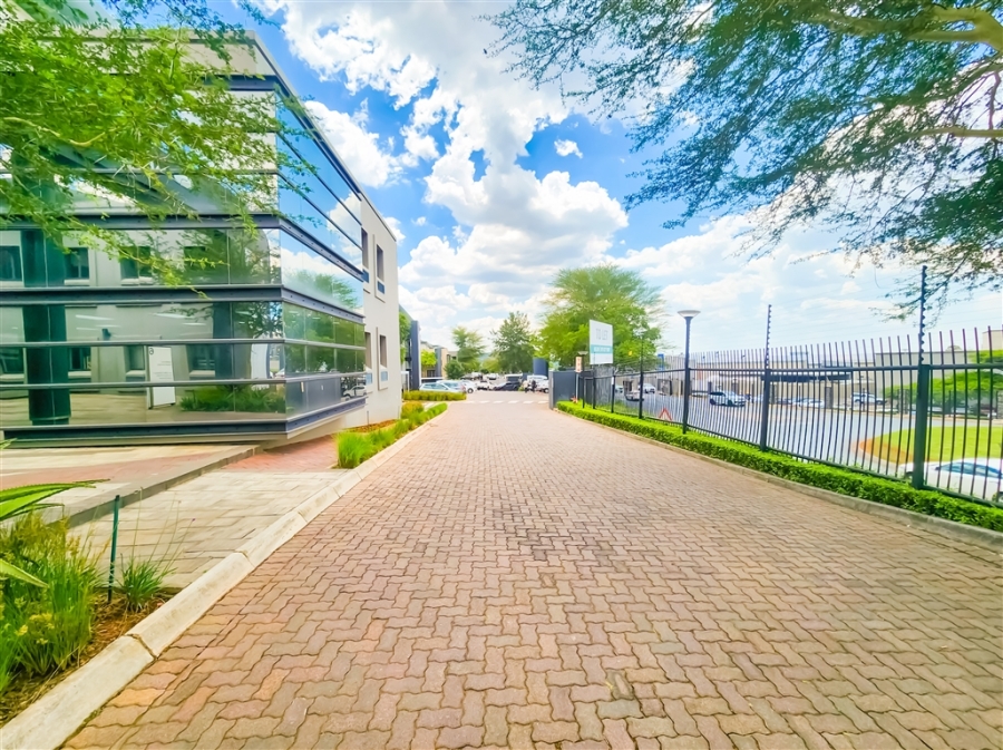 To Let Commercial Property for Rent in Strubensvallei Gauteng