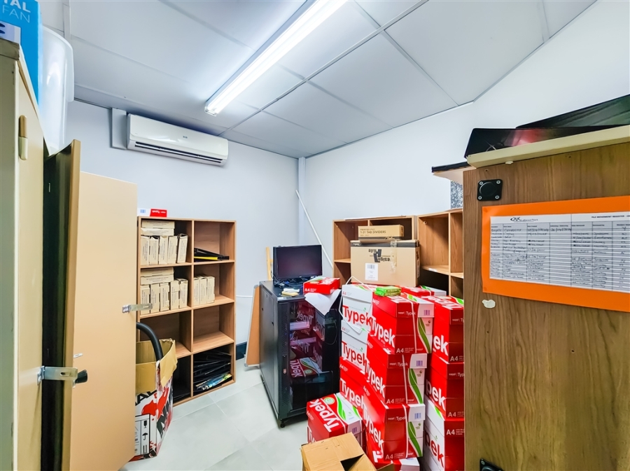 To Let Commercial Property for Rent in Strubensvallei Gauteng