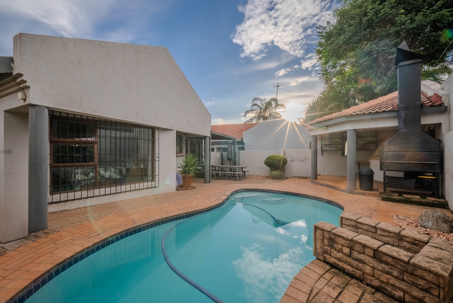 3 Bedroom Property for Sale in Faerie Glen Gauteng