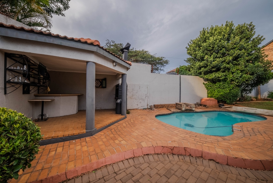 3 Bedroom Property for Sale in Faerie Glen Gauteng