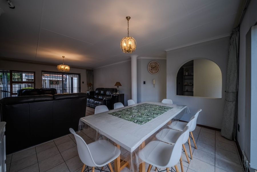 3 Bedroom Property for Sale in Faerie Glen Gauteng