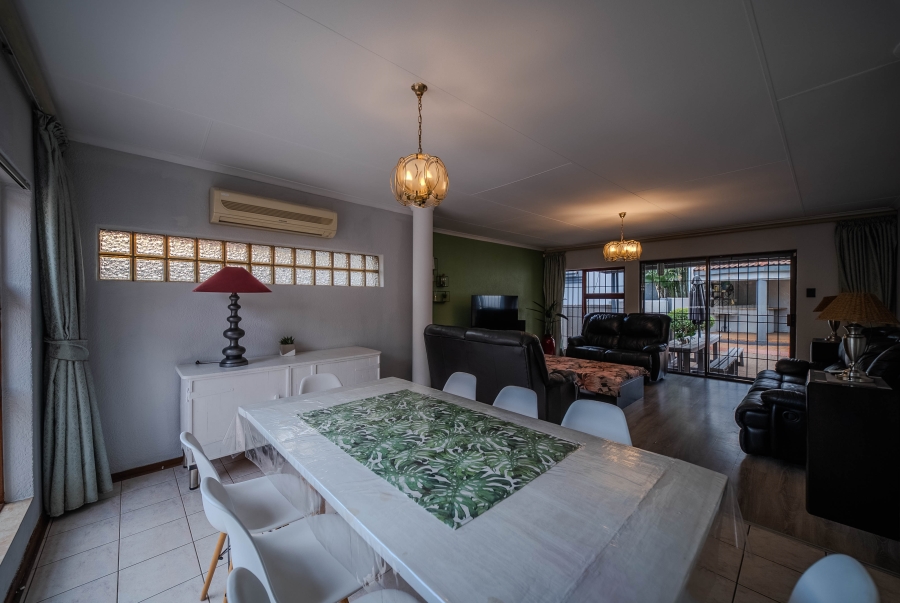 3 Bedroom Property for Sale in Faerie Glen Gauteng
