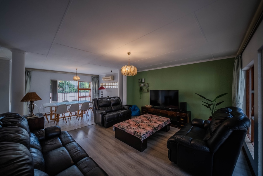 3 Bedroom Property for Sale in Faerie Glen Gauteng