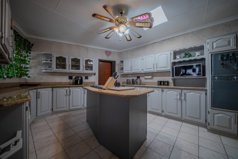 3 Bedroom Property for Sale in Faerie Glen Gauteng