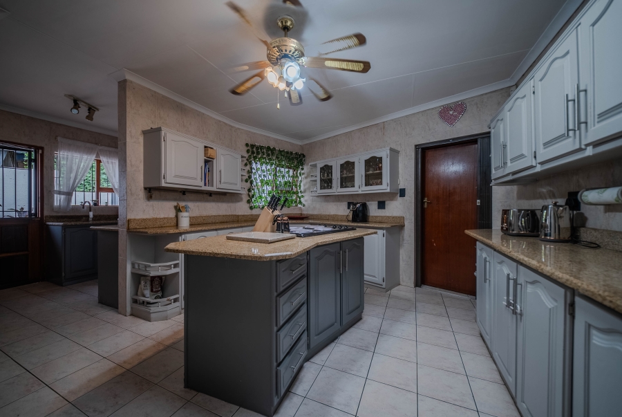 3 Bedroom Property for Sale in Faerie Glen Gauteng
