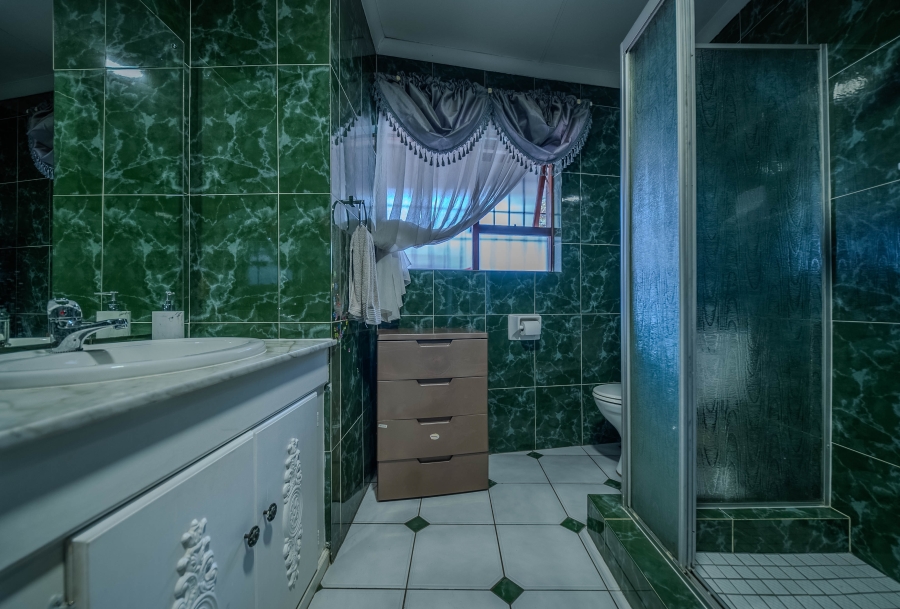 3 Bedroom Property for Sale in Faerie Glen Gauteng