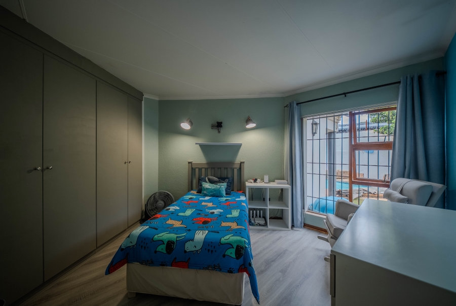 3 Bedroom Property for Sale in Faerie Glen Gauteng