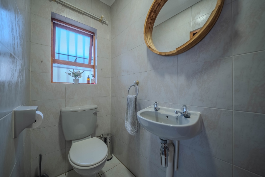3 Bedroom Property for Sale in Faerie Glen Gauteng
