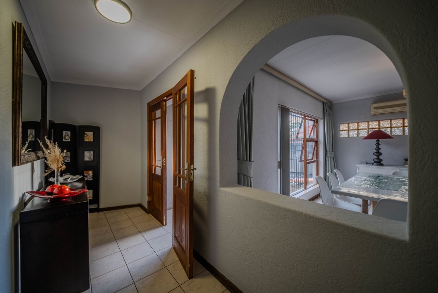 3 Bedroom Property for Sale in Faerie Glen Gauteng
