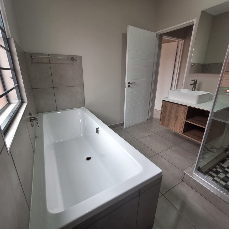 To Let 3 Bedroom Property for Rent in Rietvalleirand Gauteng