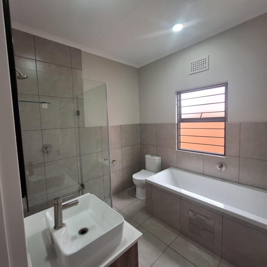 To Let 3 Bedroom Property for Rent in Rietvalleirand Gauteng