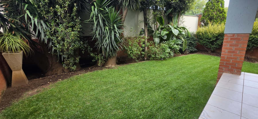 To Let 2 Bedroom Property for Rent in Greenstone Hill Gauteng