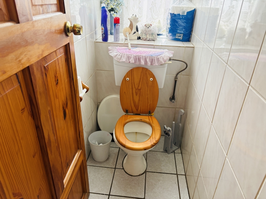 2 Bedroom Property for Sale in Pretoria North Gauteng